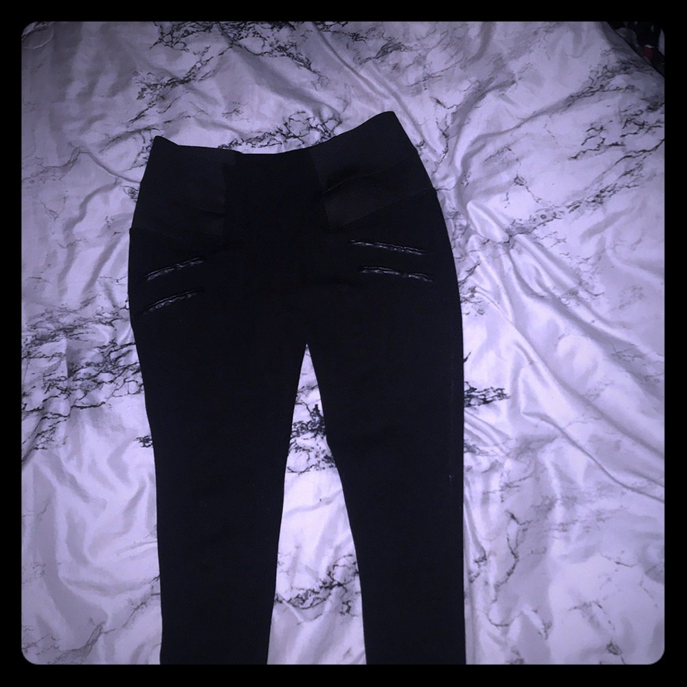Black leggings